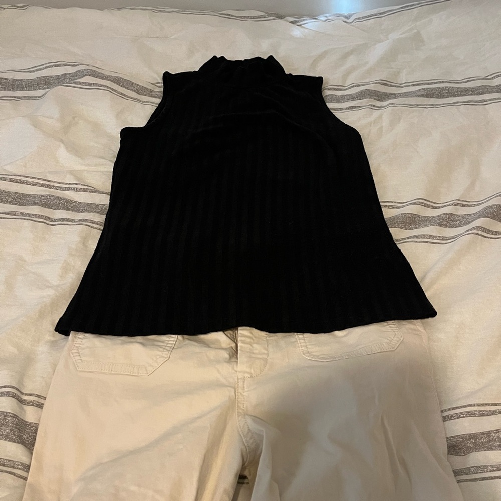 CeCe Black Sleeveless Top